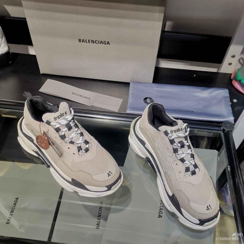 Men/Women Balenciaga Triple S Sneaker khaki Item Ab5580330