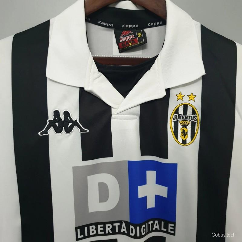 Retro 99/00 Juventus Home Jersey