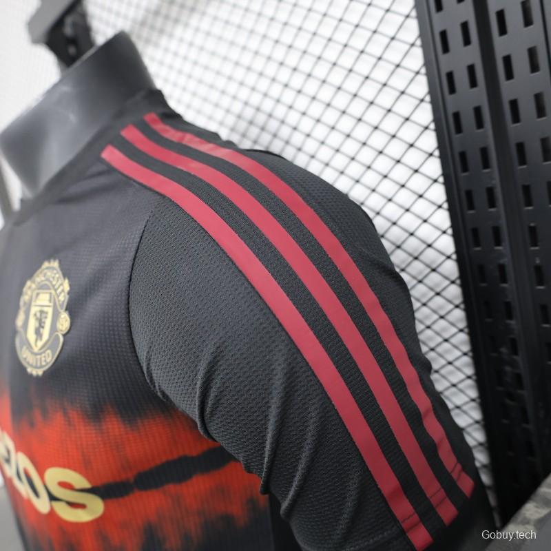 Player Version 24/25 Manchester United Black/Red Pre-Match Jersey