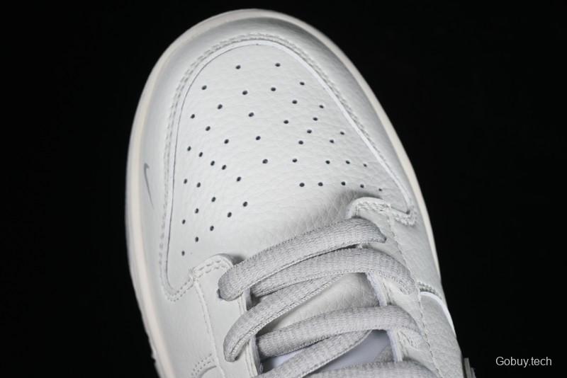 Nike Supreme x Nike SB Dunk Low Casual Skate Shoes in Beige Grey - RM2308-233